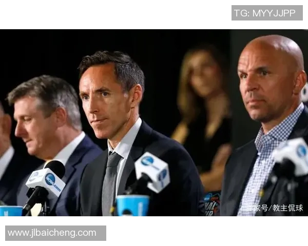 美国白人足球球星的成长历程与辉煌成就全景解析